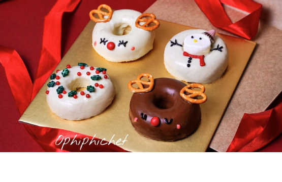 Whimsical Xmas | ToTT Junior Chef : Holly Xmas Donuts