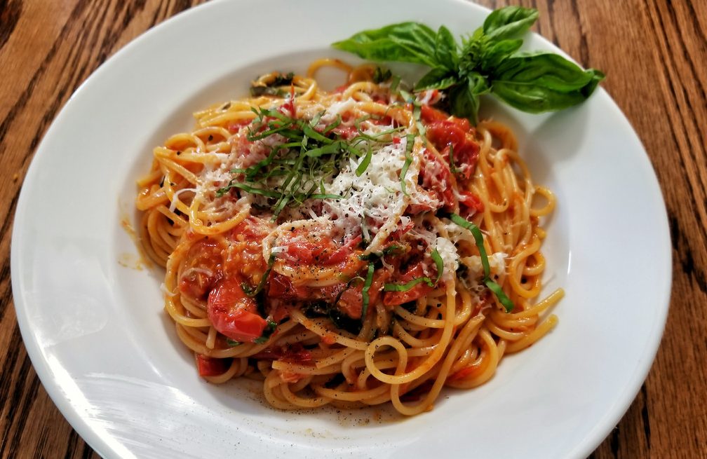 Pasta with Zucchini, Fresh Shrimps in a White Wine Tomato Broth | ToTT Store